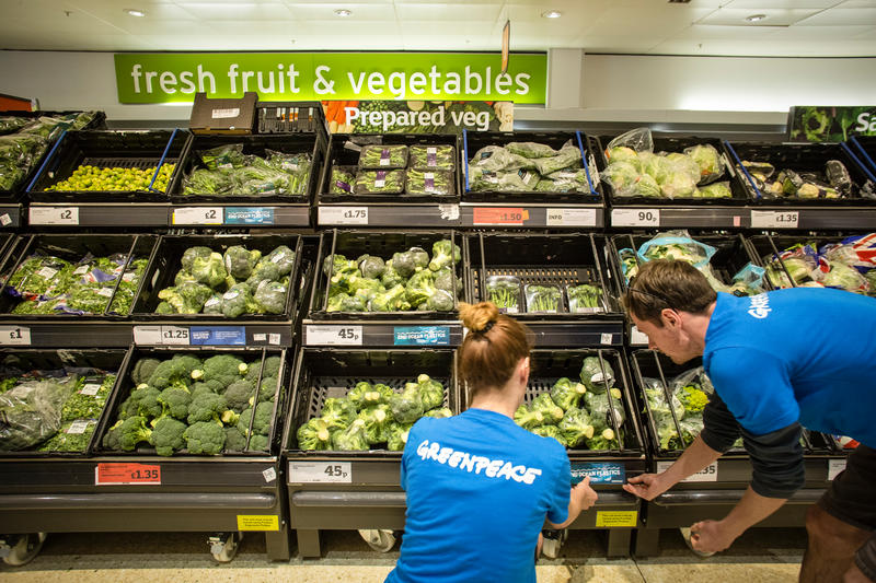 Image for This Earth Day We Asked Supermarkets to Reduce Their Plastic Footprint