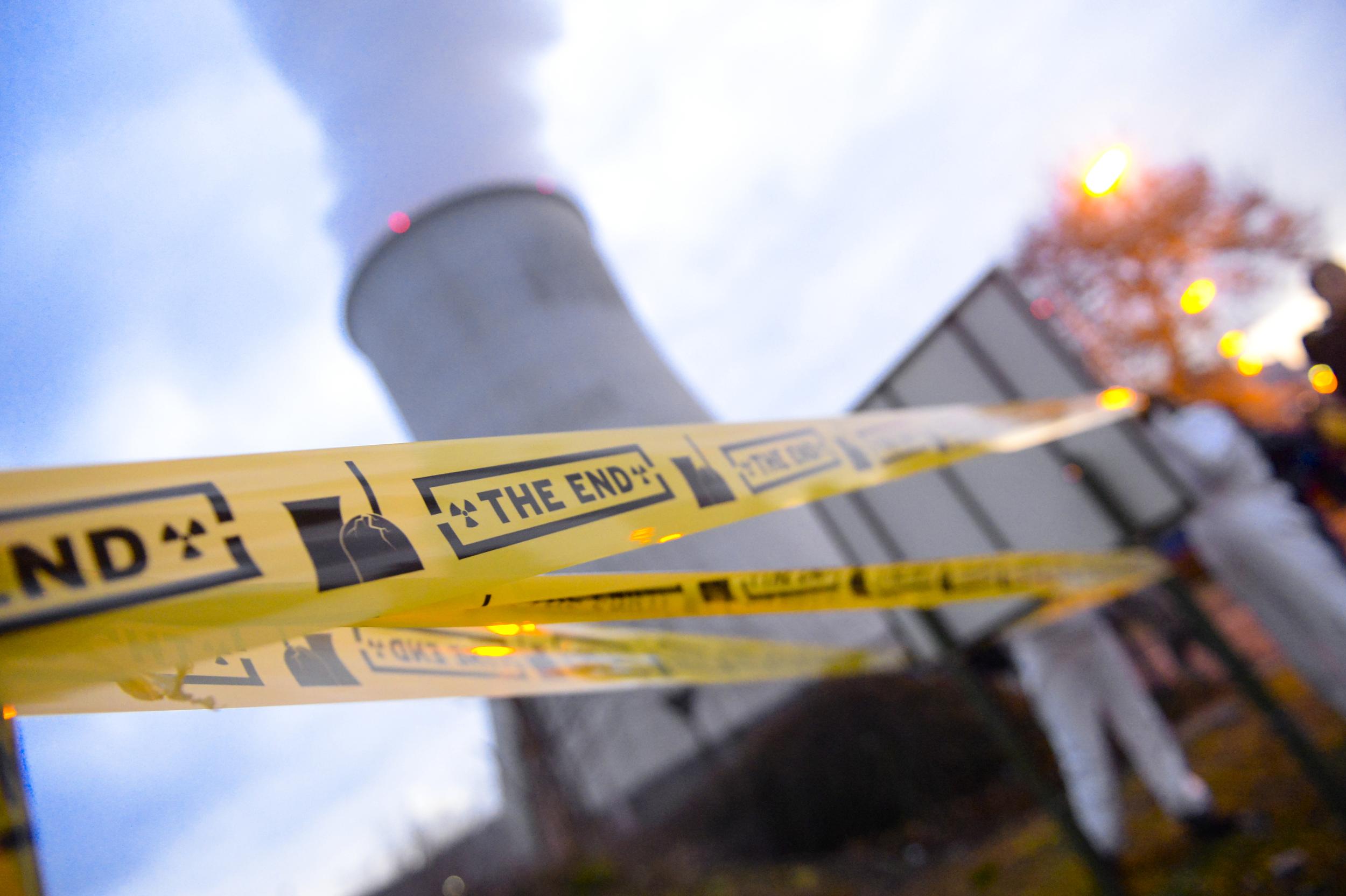 no nuclear tape outside nuclear power station