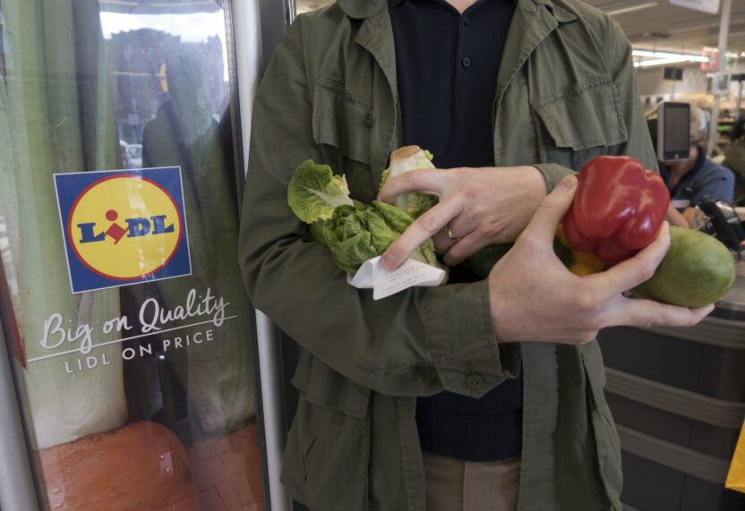 Lidl to phase out black plastic