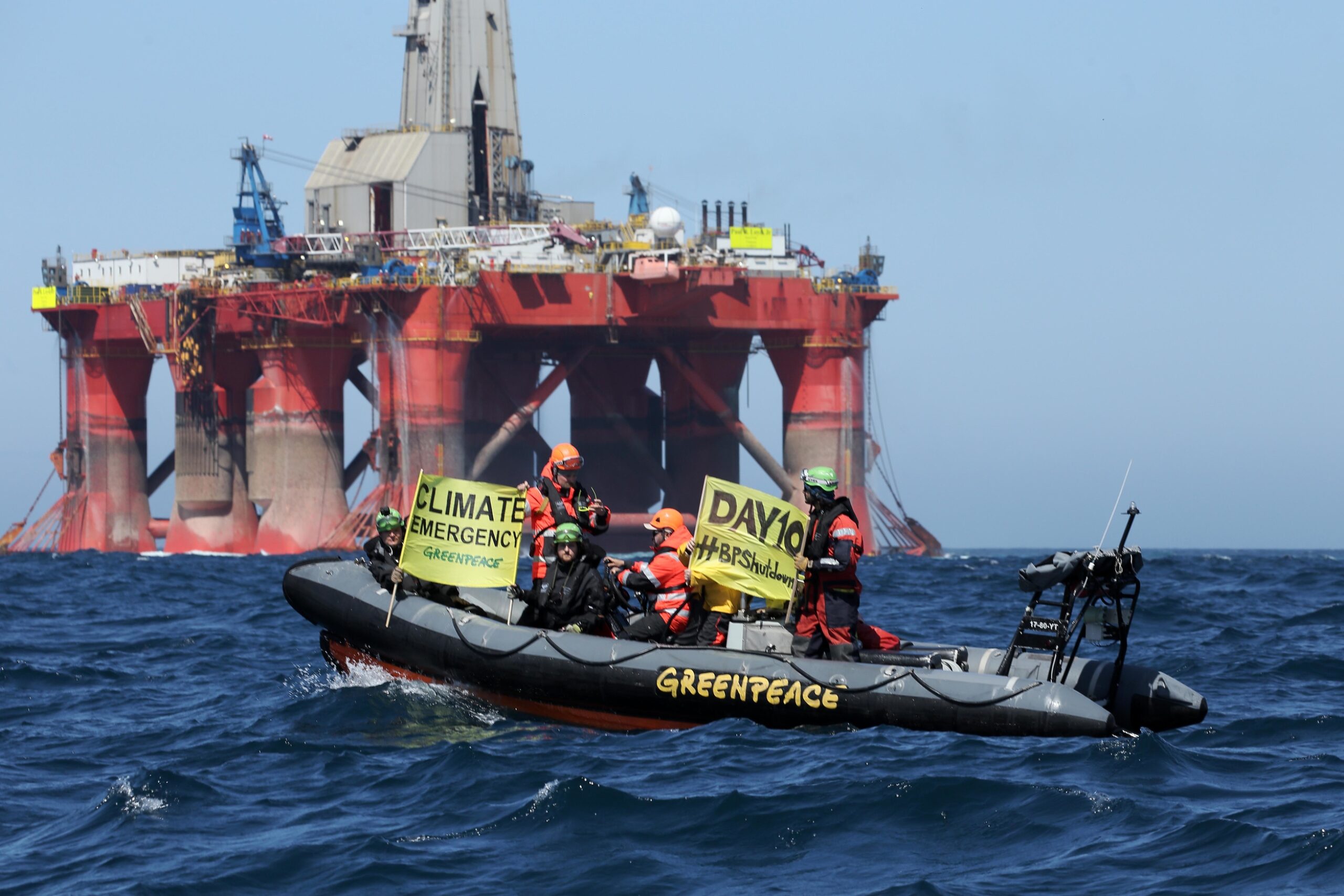 Greenpeace ship forces BP oil rig into THIRD U-turn away from major North Sea drill site