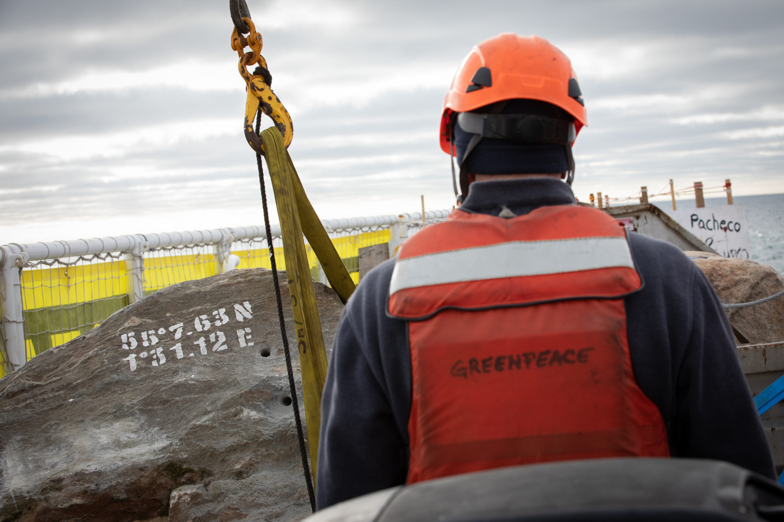 Greenpeace builds underwater barrier to stop destructive bottom trawling in North Sea protected area